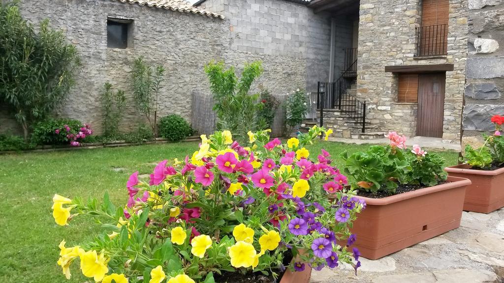 Apartamentos La Borda Castillon Tierrantona Ngoại thất bức ảnh